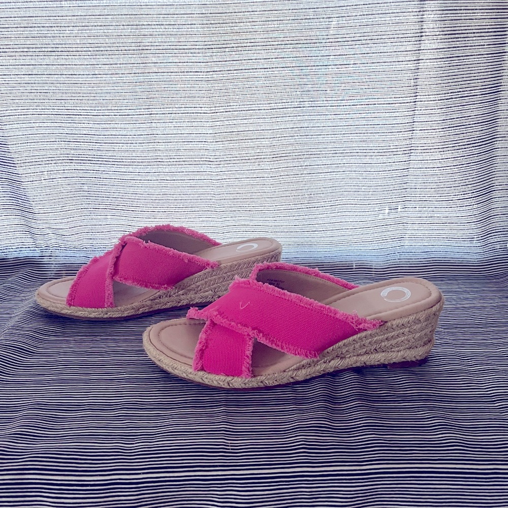 Size 9.5 women’s sandals
